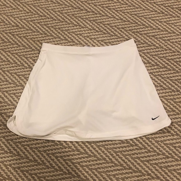 Nike Dresses & Skirts - 🚨MAKE AN OFFER🚨 White NikeFit Tennis Skirt